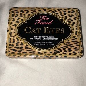 TWO FACED EYESHADOW PALLETE